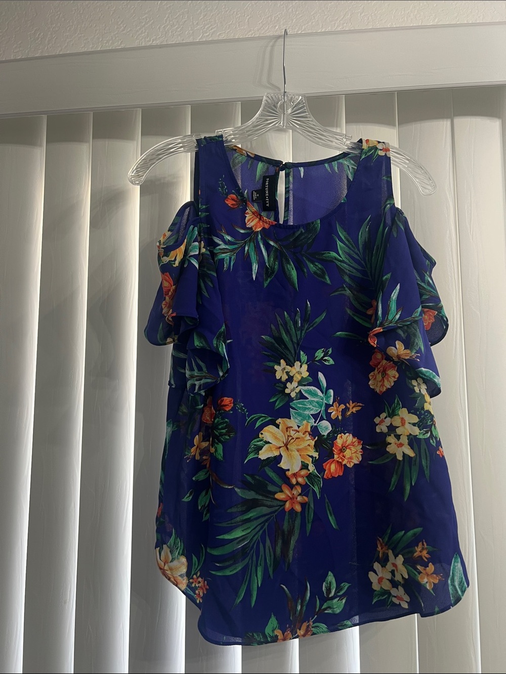 Cold-Shoulder Floral Blouse in Royal Blue